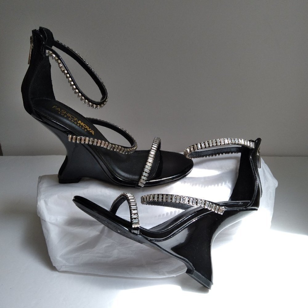 Fashion Nova Stunning Black Cut Out Wedge  Sandals 6ith Rhinestone Straps Size 6